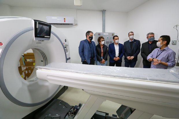 Você está visualizando atualmente Carlos Moisés participa da abertura de mais dois andares da nova ala do Hospital e Maternidade Tereza Ramos