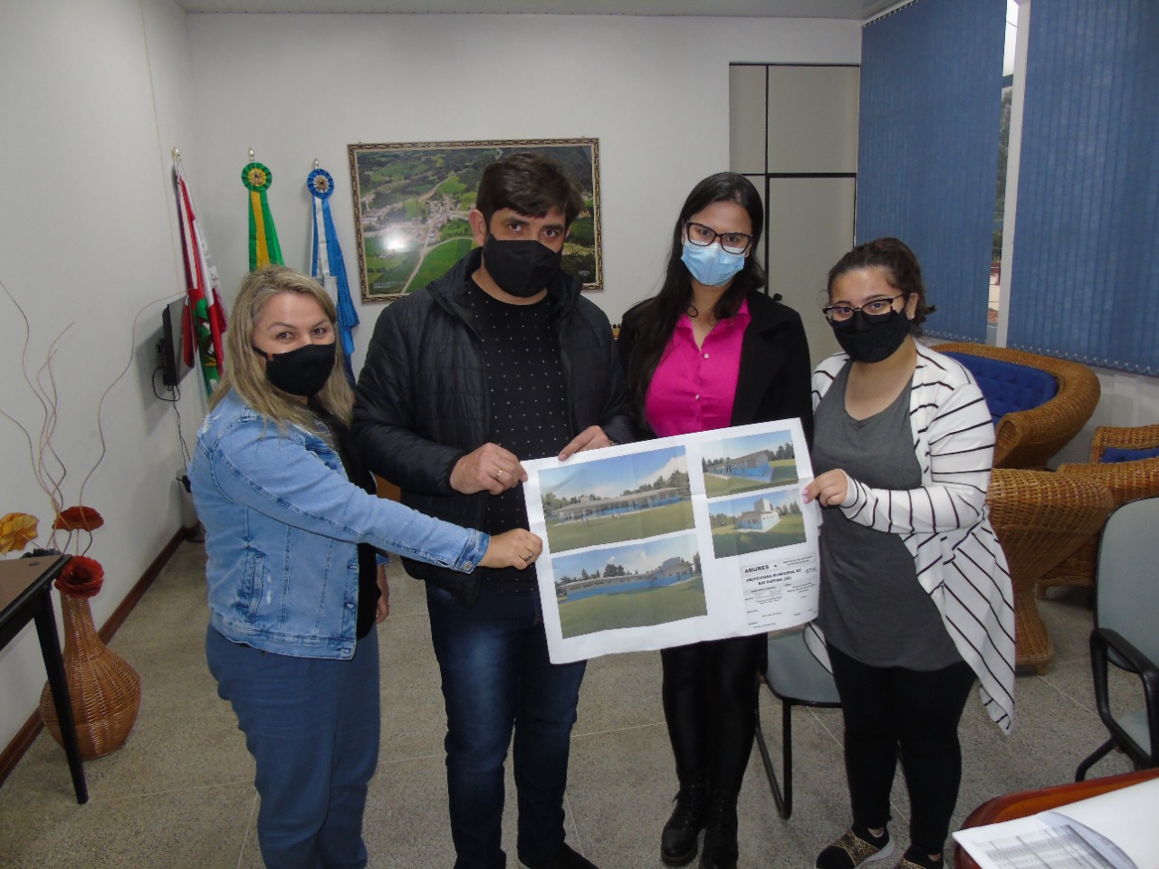 Leia mais sobre o artigo Equipe de engenharia da Amures entrega projeto da escola Almides Ribeiro