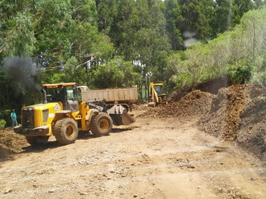 Leia mais sobre o artigo Em Anita, estrada entre São José e Santo Antônio do Rincão recebe melhorias