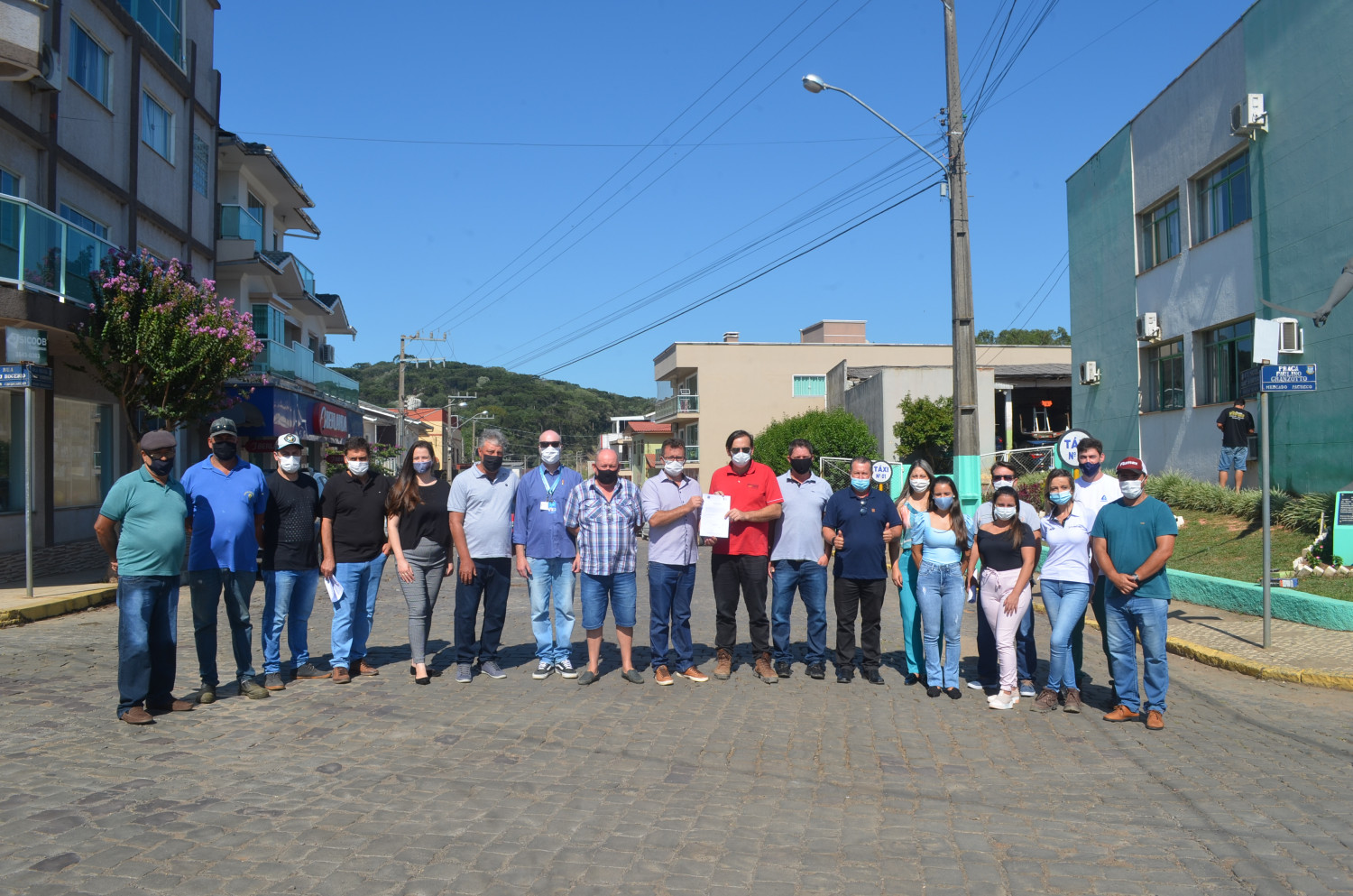 Você está visualizando atualmente Assinadas as ordens de serviço para o início das obras do saneamento básico e do asfalto