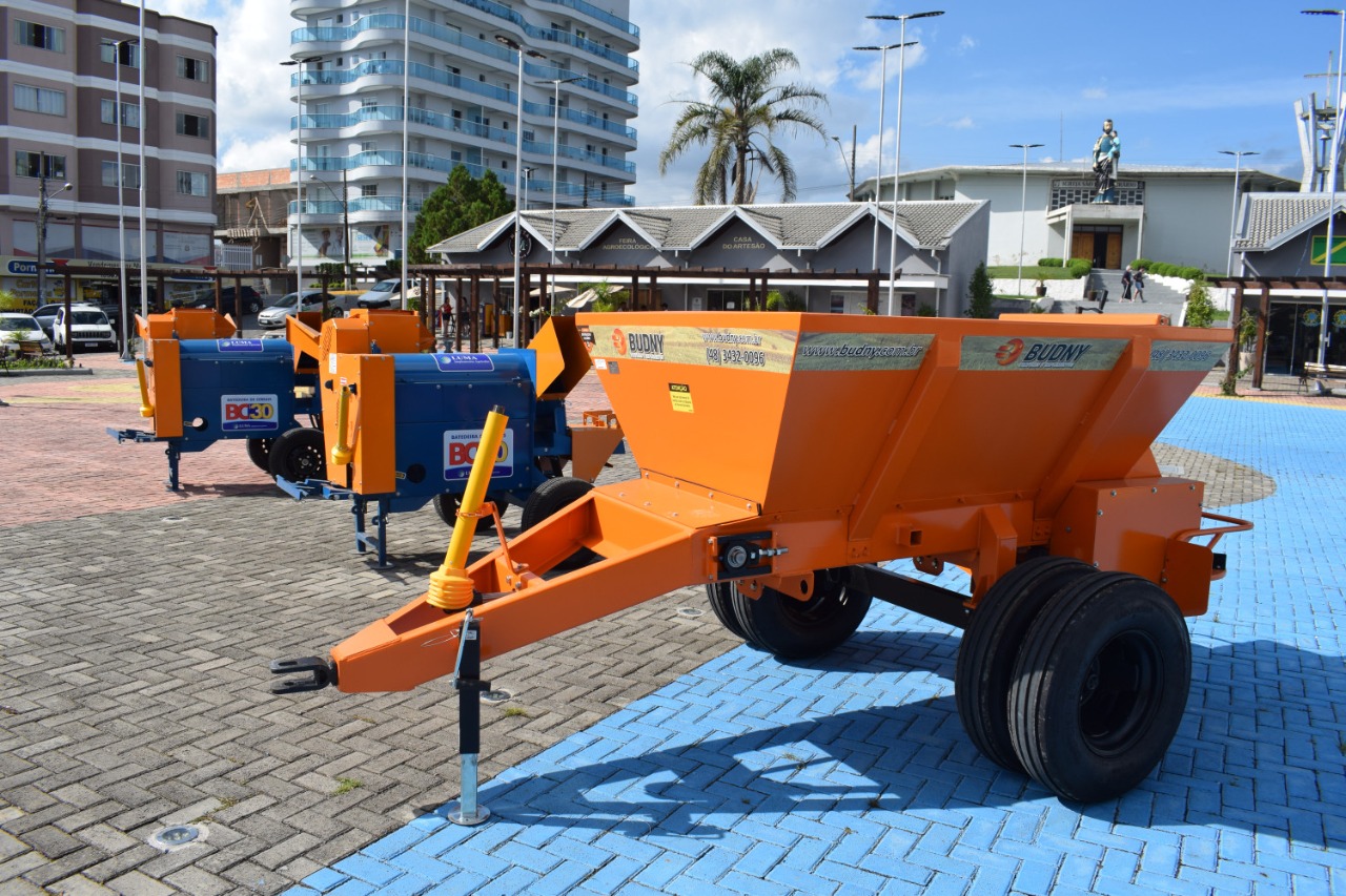 Você está visualizando atualmente NOVOS EQUIPAMENTOS AGRÍCOLAS PARA A SECRETARIA DE AGRICULTARA