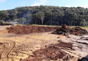 Leia mais sobre o artigo Começa terraplanagem da quadra de grama sintética em São José do Cerrito