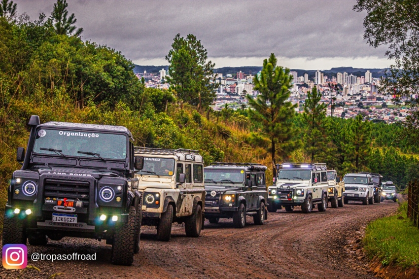 Leia mais sobre o artigo Encontro Nacional de Land Rover movimentou Lages no fim de semana