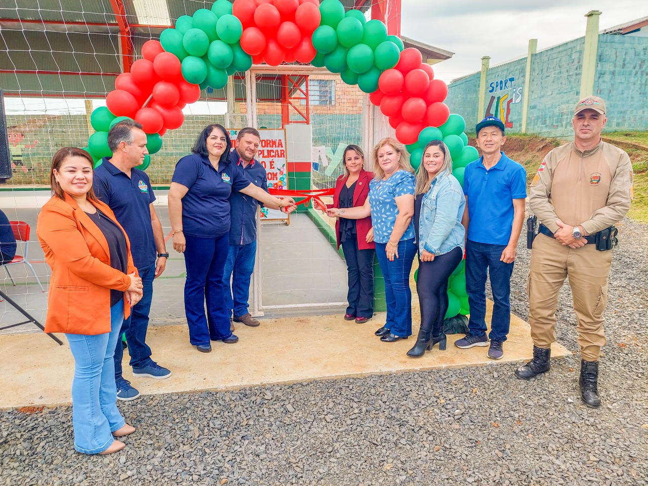 Leia mais sobre o artigo Prefeitura inaugura quadra poliesportiva na Escola Casimiro de Abreu do bairro Sobradinho