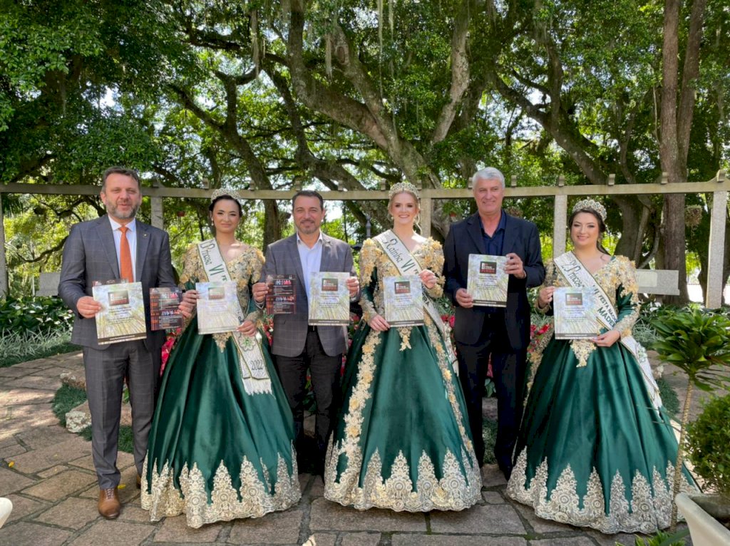 Você está visualizando atualmente Governador anuncia hoje obra da SC-284 na abertura da Festa da Madeira