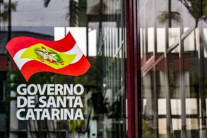 Leia mais sobre o artigo Governo catarinense confirma antecipação do décimo terceiro salário em julho