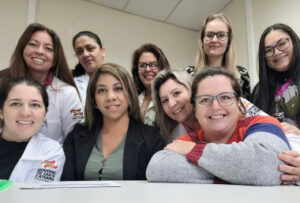 Leia mais sobre o artigo Médica e fisioterapeuta de Anita participaram de capacitação em ambulatório de alto risco