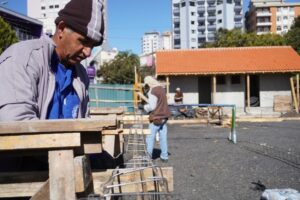 Leia mais sobre o artigo Avançam as obras de revitalização do Parque Jonas Ramos (Tanque)