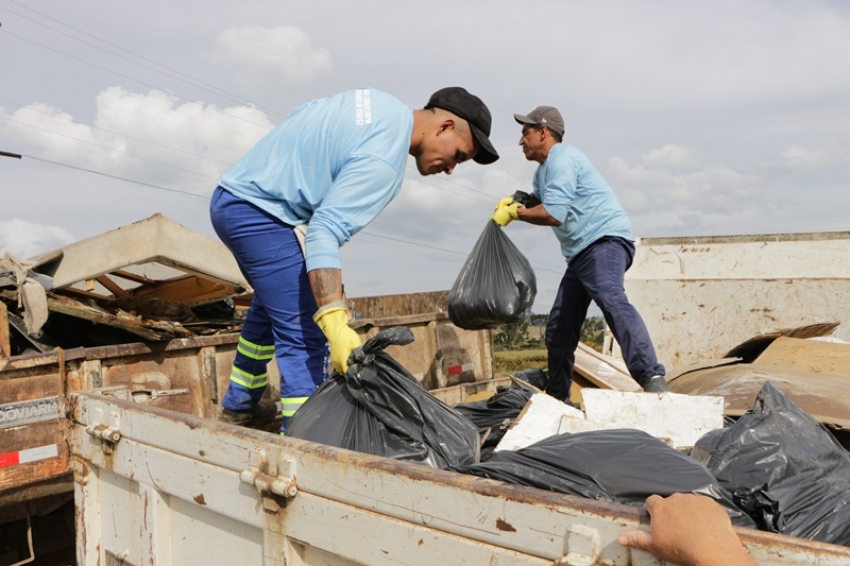 Leia mais sobre o artigo Prefeitura intensifica trabalhos de limpeza urbana em Lages