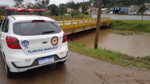 Leia mais sobre o artigo CHUVAS EM LAGES: NÍVEL DE ÁGUA DO RIO CARAHÁ ESTÁ BAIXANDO