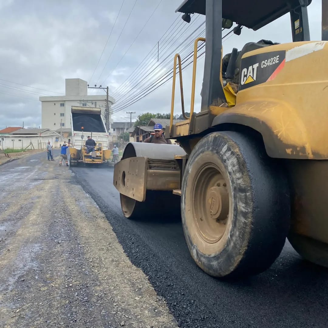 Você está visualizando atualmente Avenida 31 de Março está asfaltada em toda sua extensão