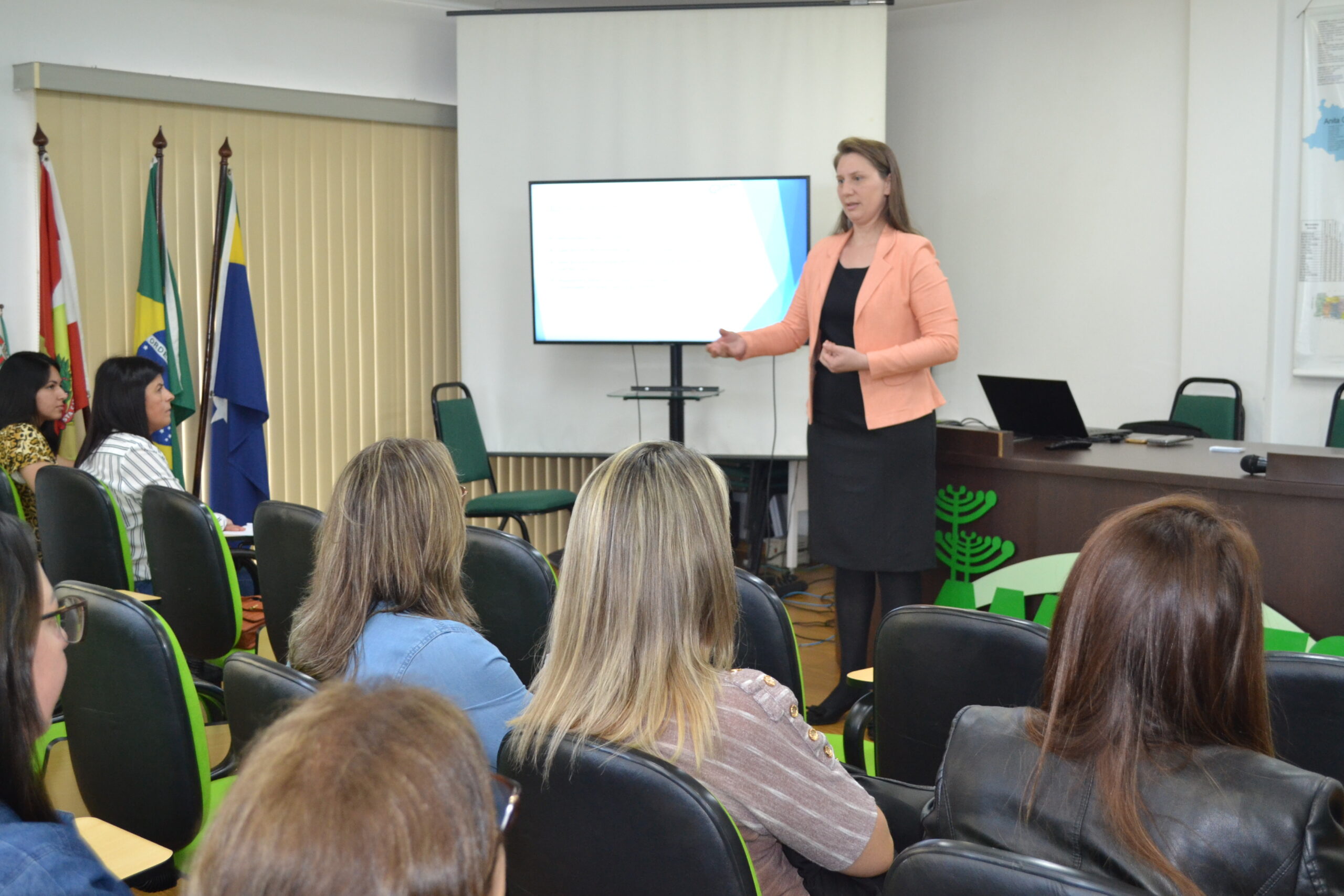 Você está visualizando atualmente Técnicos dos municípios recebem capacitação do eSocial