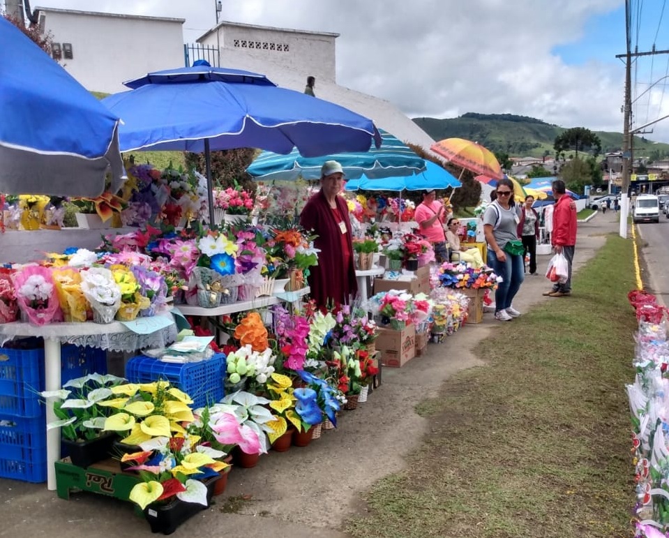 Leia mais sobre o artigo Inscrições do Edital para vendedores ambulantes, no dia de Finados, até esta terça-feira (25)