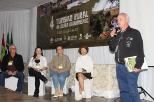 Leia mais sobre o artigo Mais de 150 pessoas no Seminário de Turismo Rural da Serra Catarinense