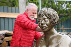 Leia mais sobre o artigo A arte e cultura de Lages em monumento e pintura no novo Parque Jonas Ramos