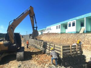 Leia mais sobre o artigo Obras realizadas no Bairro São Pedro trazem mais segurança na sustentação para a estrutura do Hospital Municipal.