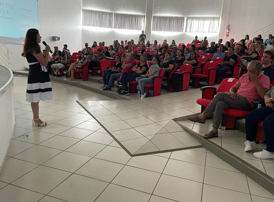 Leia mais sobre o artigo Comportamento foi tema de palestra a servidores municipais de Correia Pinto