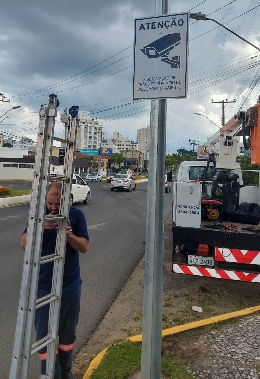 Você está visualizando atualmente Fiscalização do trânsito em Lages através de câmeras de monitoramento deve iniciar nos próximos dias