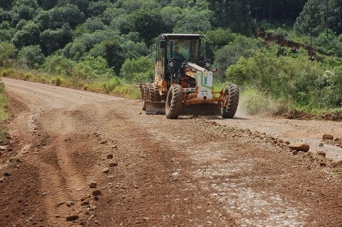 Você está visualizando atualmente Máquinas na pista: SC-456 começa a ser restaurada