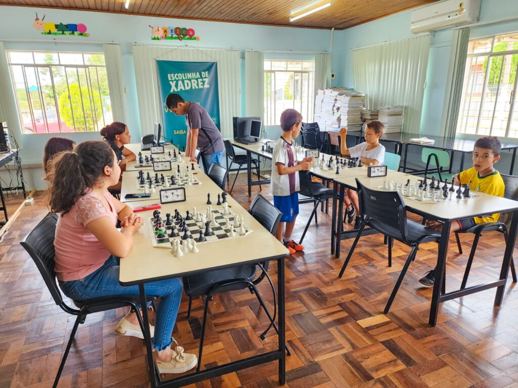 Município de Alenquer - // Comunidade A partir de sábado, terá início o  workshop Check & Mate.♟ Este workshop pretende dar a conhecer a história  do xadrez e a sua forma de