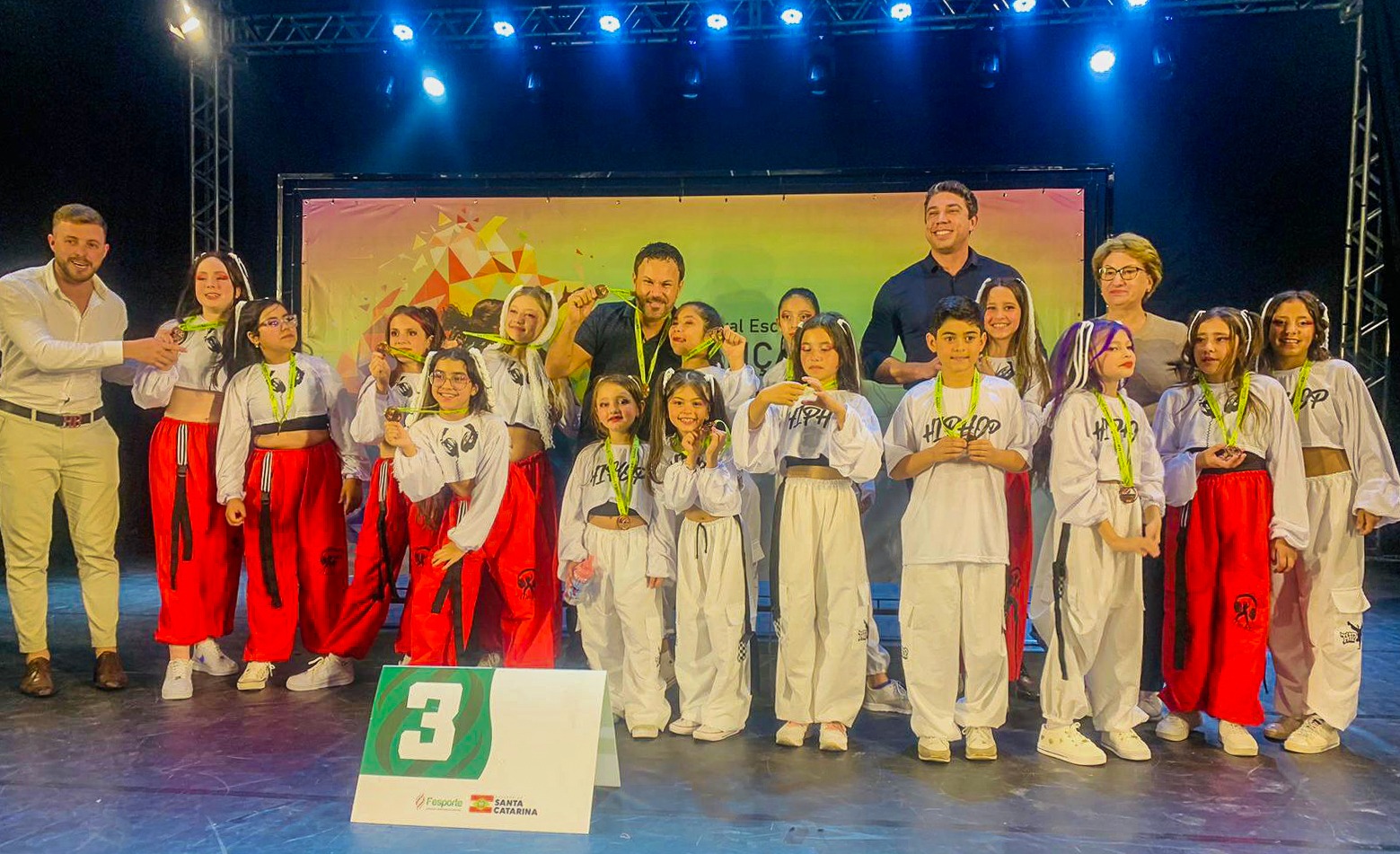 Leia mais sobre o artigo Lages Melhor conquista prêmios no Festival Dança Catarina em Bom Retiro