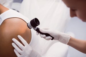 Leia mais sobre o artigo Dezembro Laranja: Médicas da Sociedade Brasileira de Dermatologia e CISAMURES promovem ação aberta à comunidade