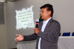 Leia mais sobre o artigo Geraldo Gomes orienta agentes públicos sobre vedações em ano eleitoral