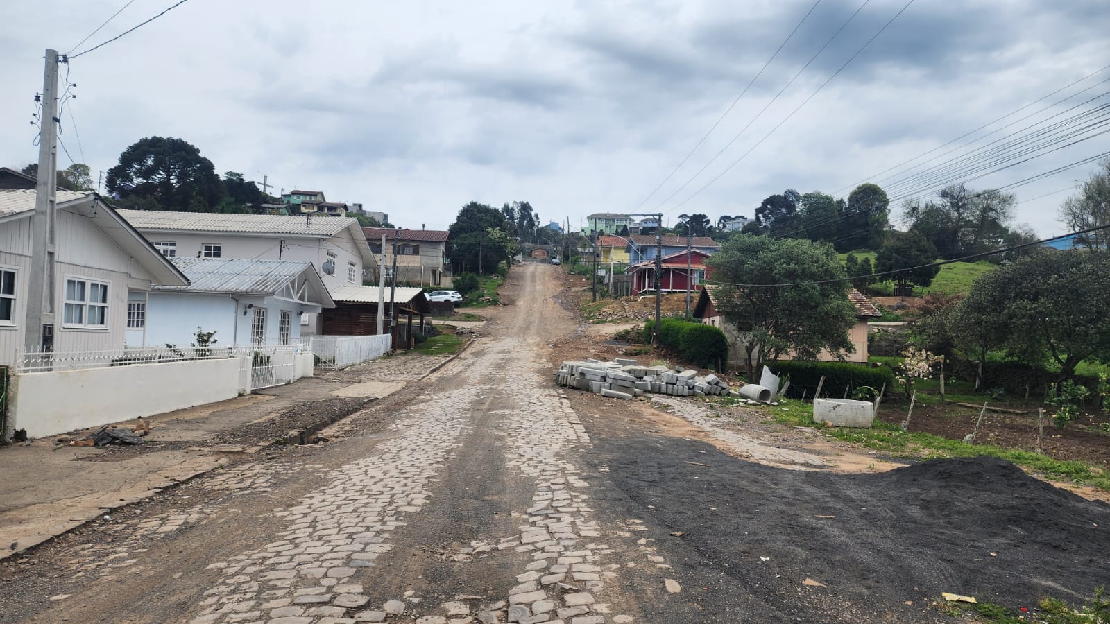 Leia mais sobre o artigo Obras na Rua Marcos Fontanela são retomadas após ajustes técnicos em São Joaquim