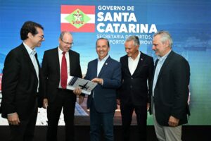 Leia mais sobre o artigo Governador Jorginho Mello apresenta novo Plano Aeroviário de Santa Catarina que planeja o setor para os próximos 20 anos