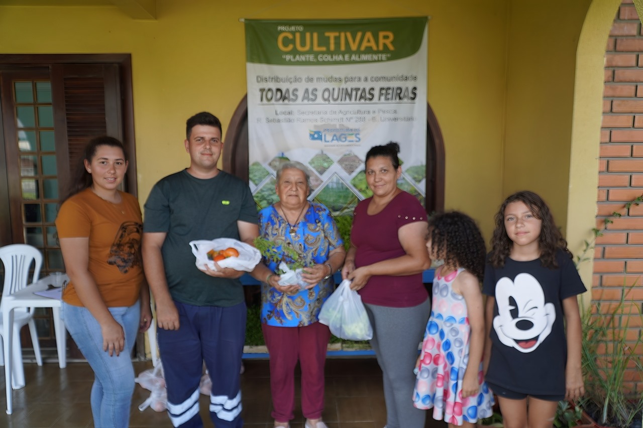 Leia mais sobre o artigo Primeira edição de 2025 do Projeto Cultivar disponibiliza 1.690 mudas e unidades de verduras, temperos verdes e chás e mais 50 quilos de tomates de consumo à comunidade