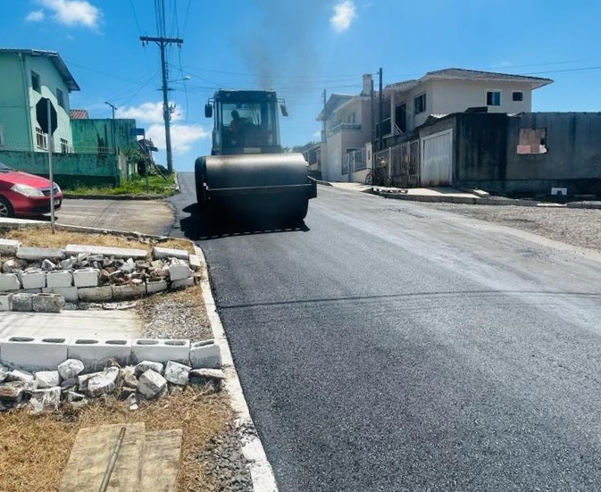 Leia mais sobre o artigo Com mais 11 obras entrando em fase final de pavimentação, total chegará a 28 concluídas nos próximos meses em Lages