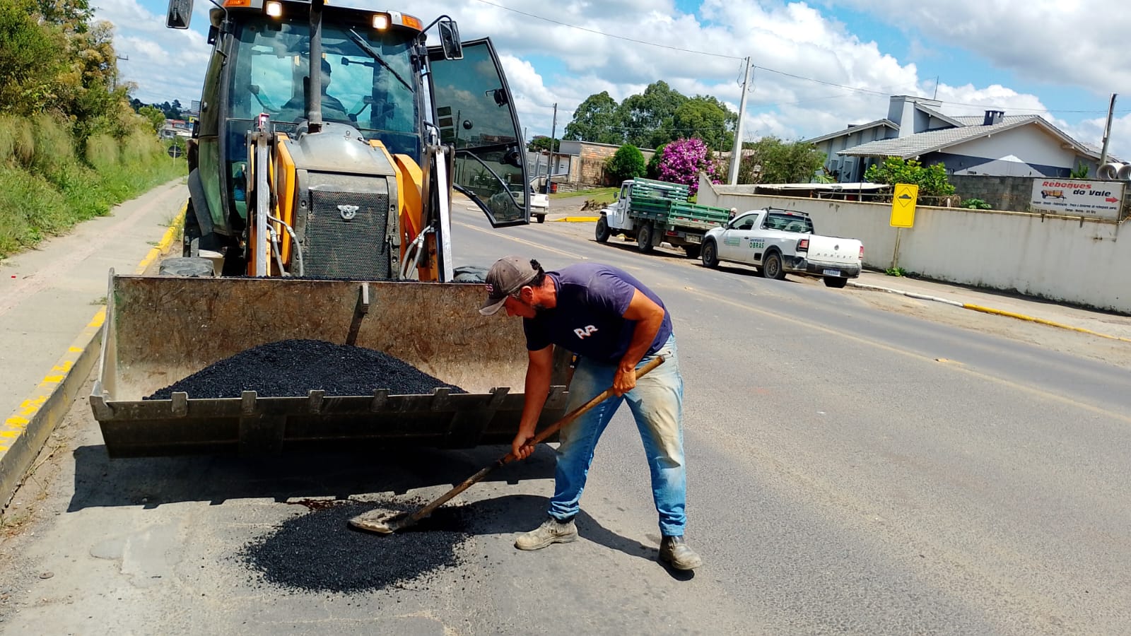 Você está visualizando atualmente Prefeitura de Otacílio Costa realiza operação tapa-buracos para melhorar as vias urbanas